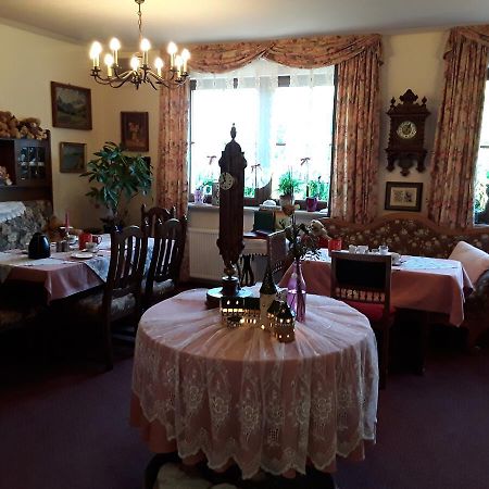 Gaestehaus "Gisela" Im Fuerstlichen Fischhaus Schillingsfürst Exteriör bild