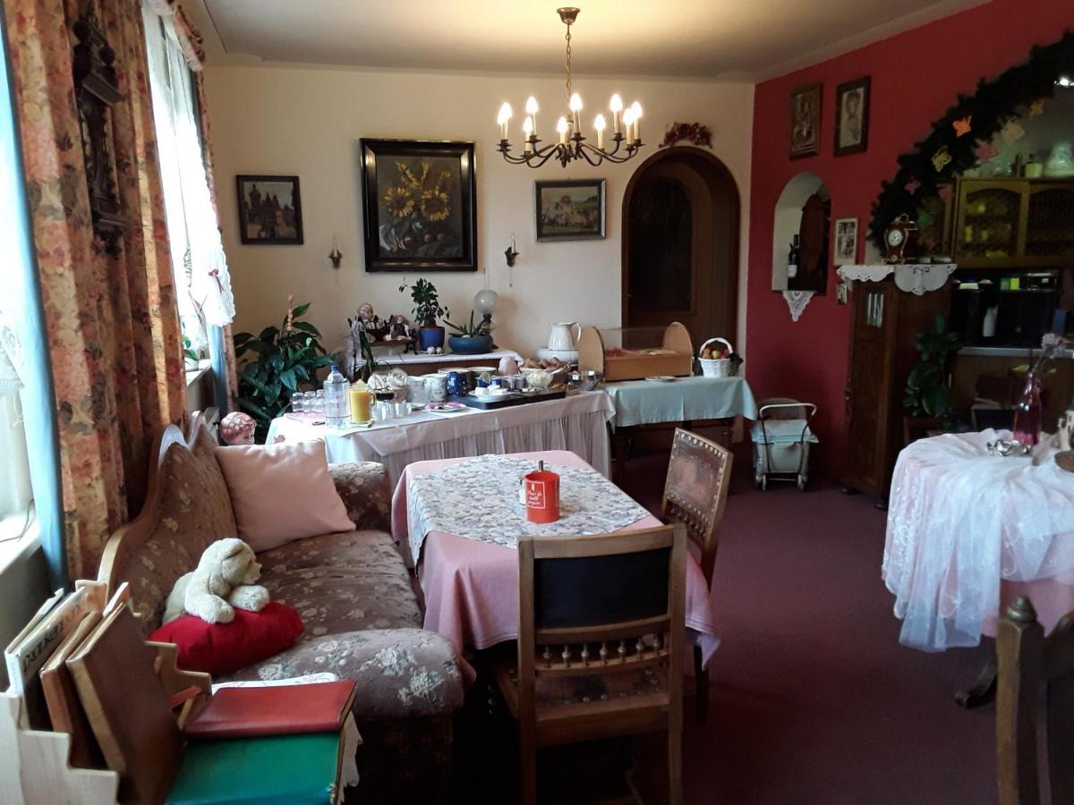 Gaestehaus "Gisela" Im Fuerstlichen Fischhaus Schillingsfürst Exteriör bild