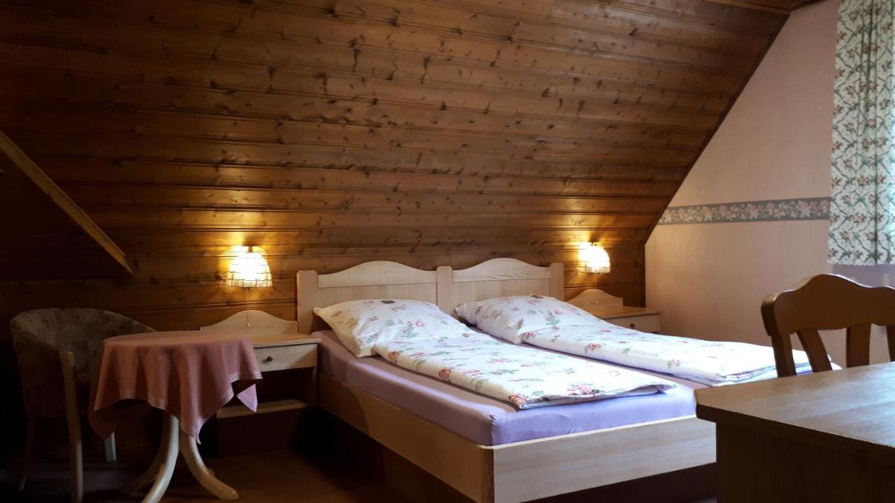 Gaestehaus "Gisela" Im Fuerstlichen Fischhaus Schillingsfürst Exteriör bild