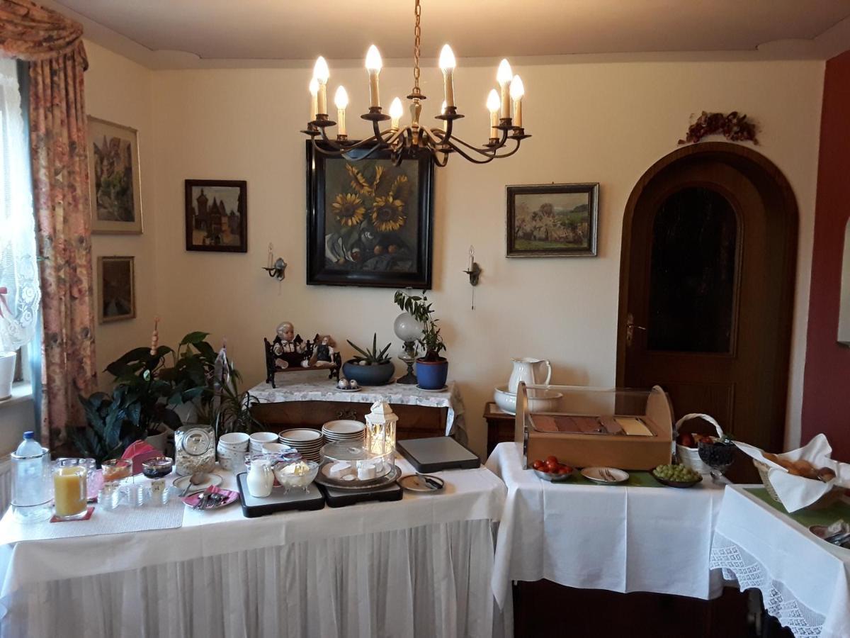 Gaestehaus "Gisela" Im Fuerstlichen Fischhaus Schillingsfürst Exteriör bild