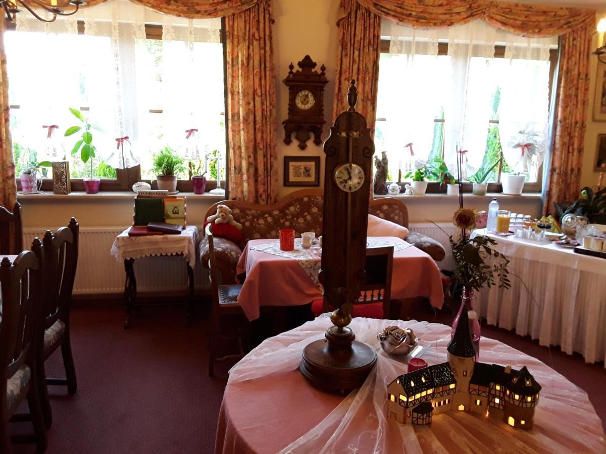 Gaestehaus "Gisela" Im Fuerstlichen Fischhaus Schillingsfürst Exteriör bild